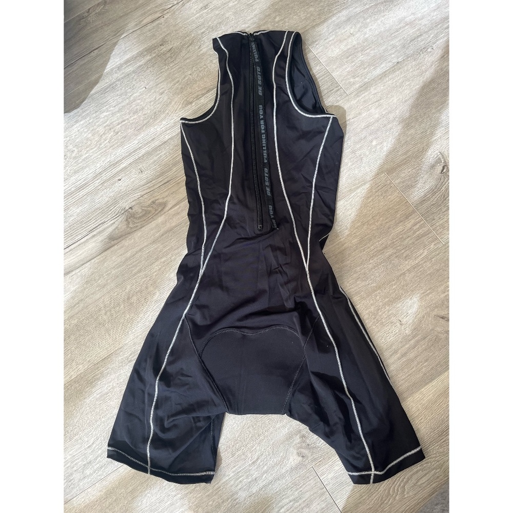 Desoto trisuit